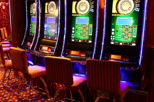Hip Hop Panda reel layout and payline grid Hip Hop Panda slot game interface showing five reels and payline structure