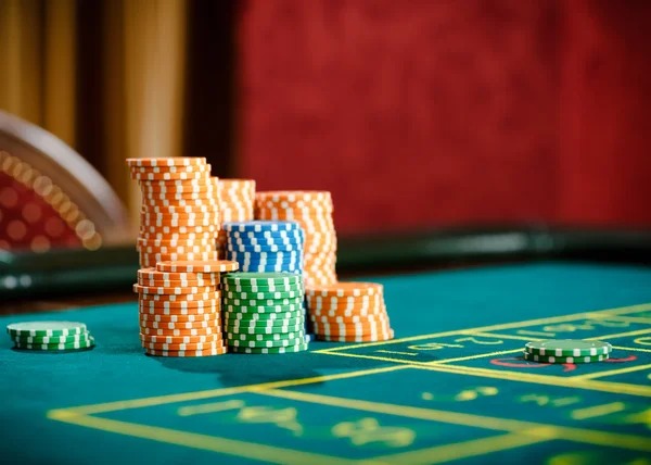 Bonus round with free spins Bonus feature activation with free spins and multiplier display